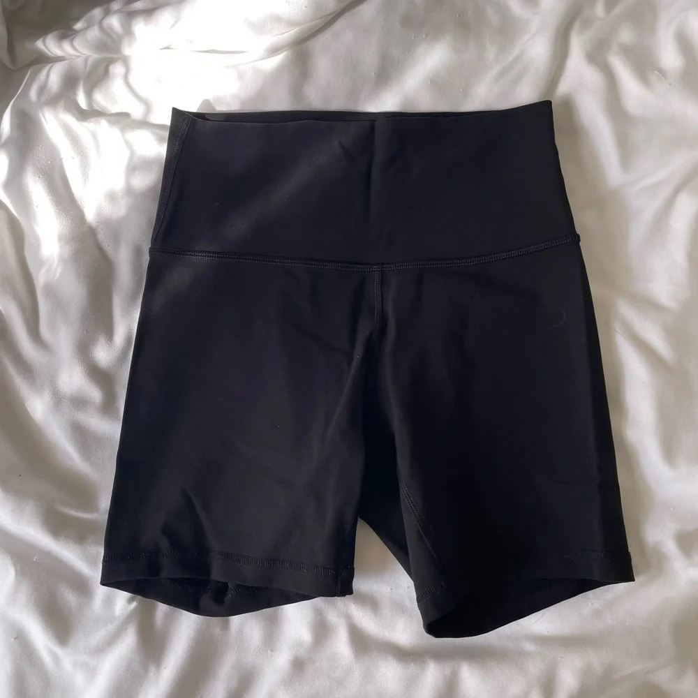 lululemon athletica Women's Black Biker Shorts Size 4